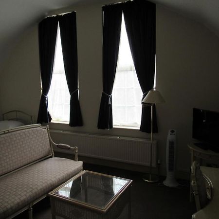 The Beaumont Accommodation Лаут Номер фото