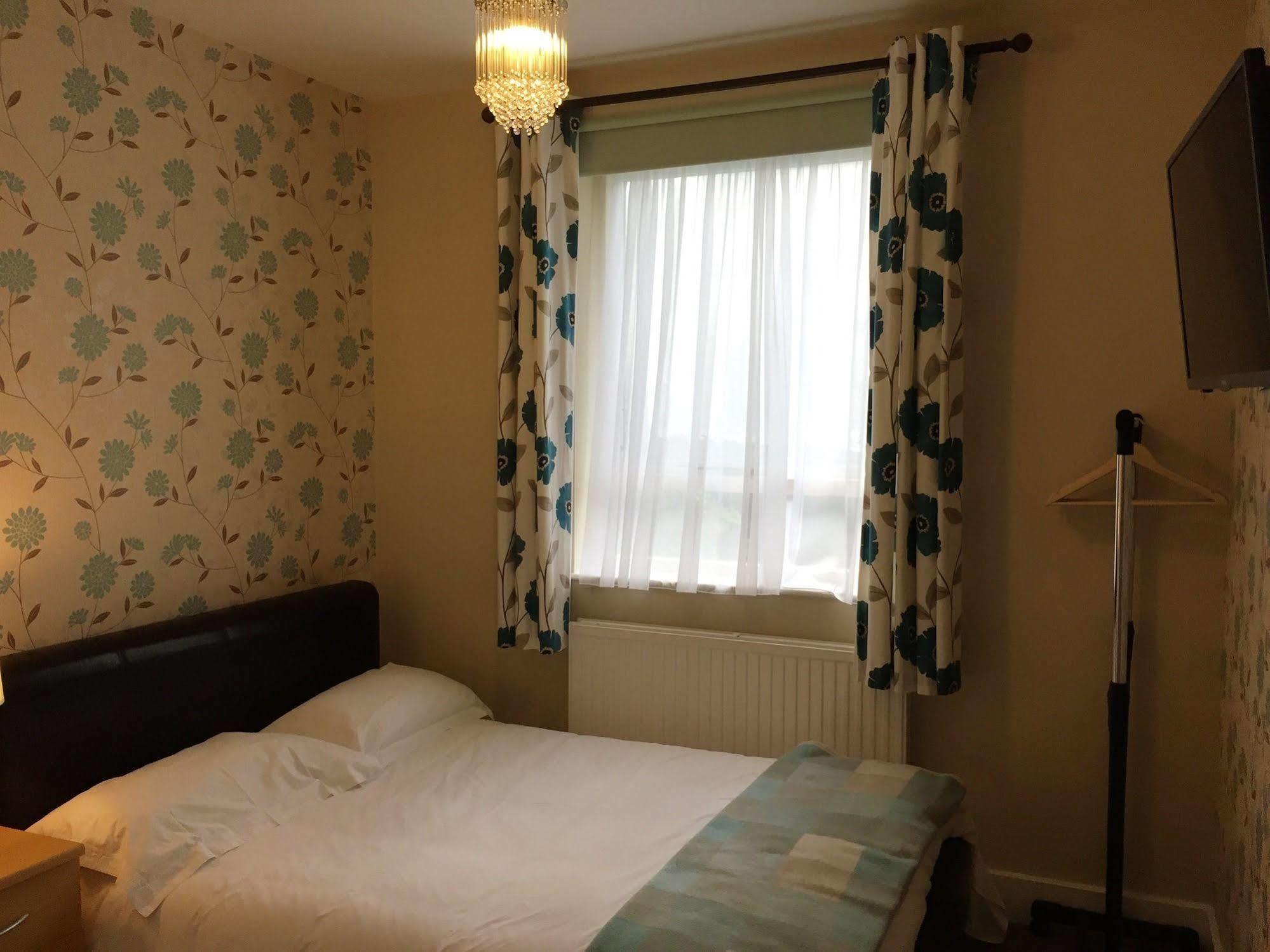 The Beaumont Accommodation Лаут Екстер'єр фото