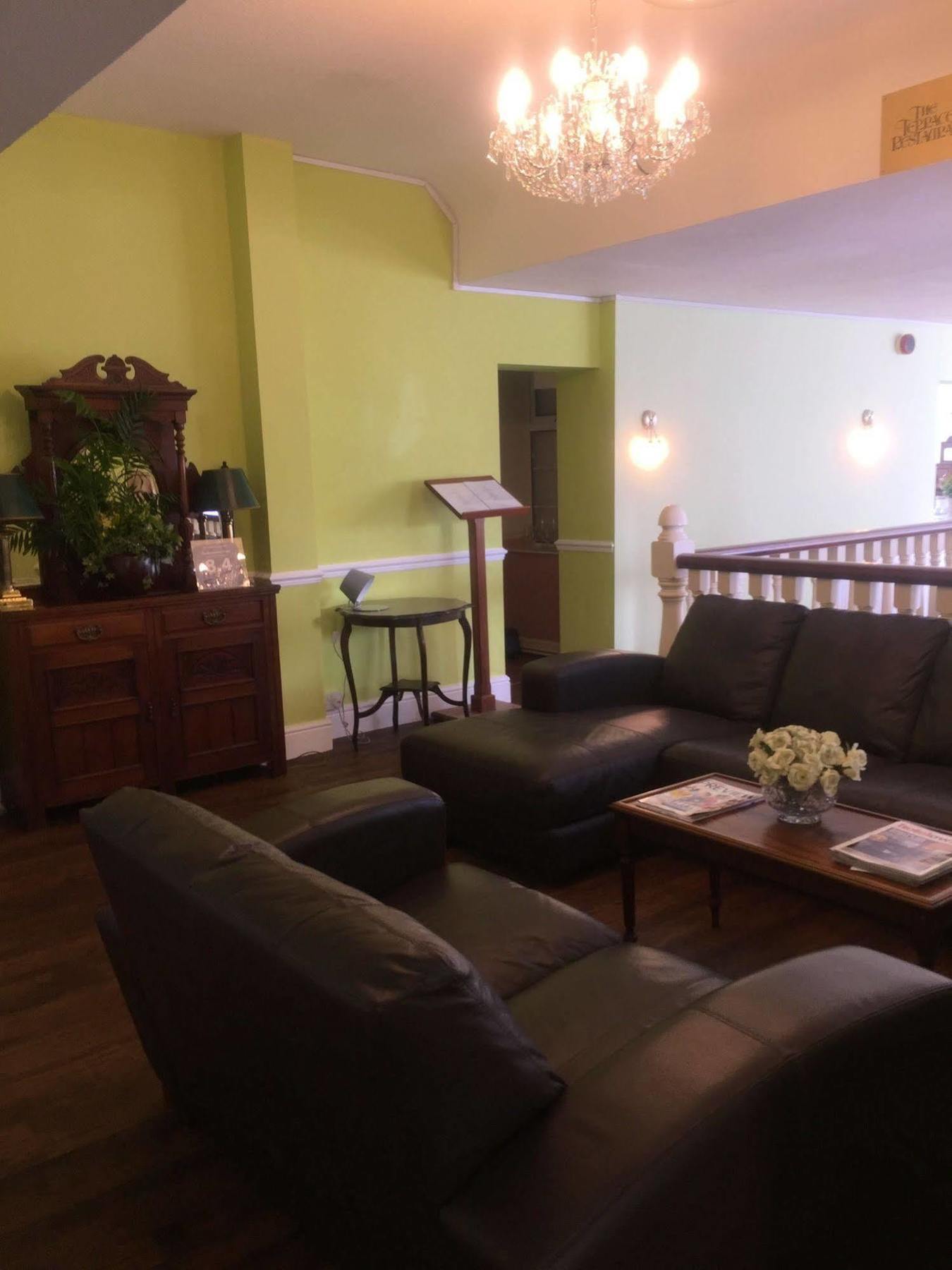 The Beaumont Accommodation Лаут Екстер'єр фото